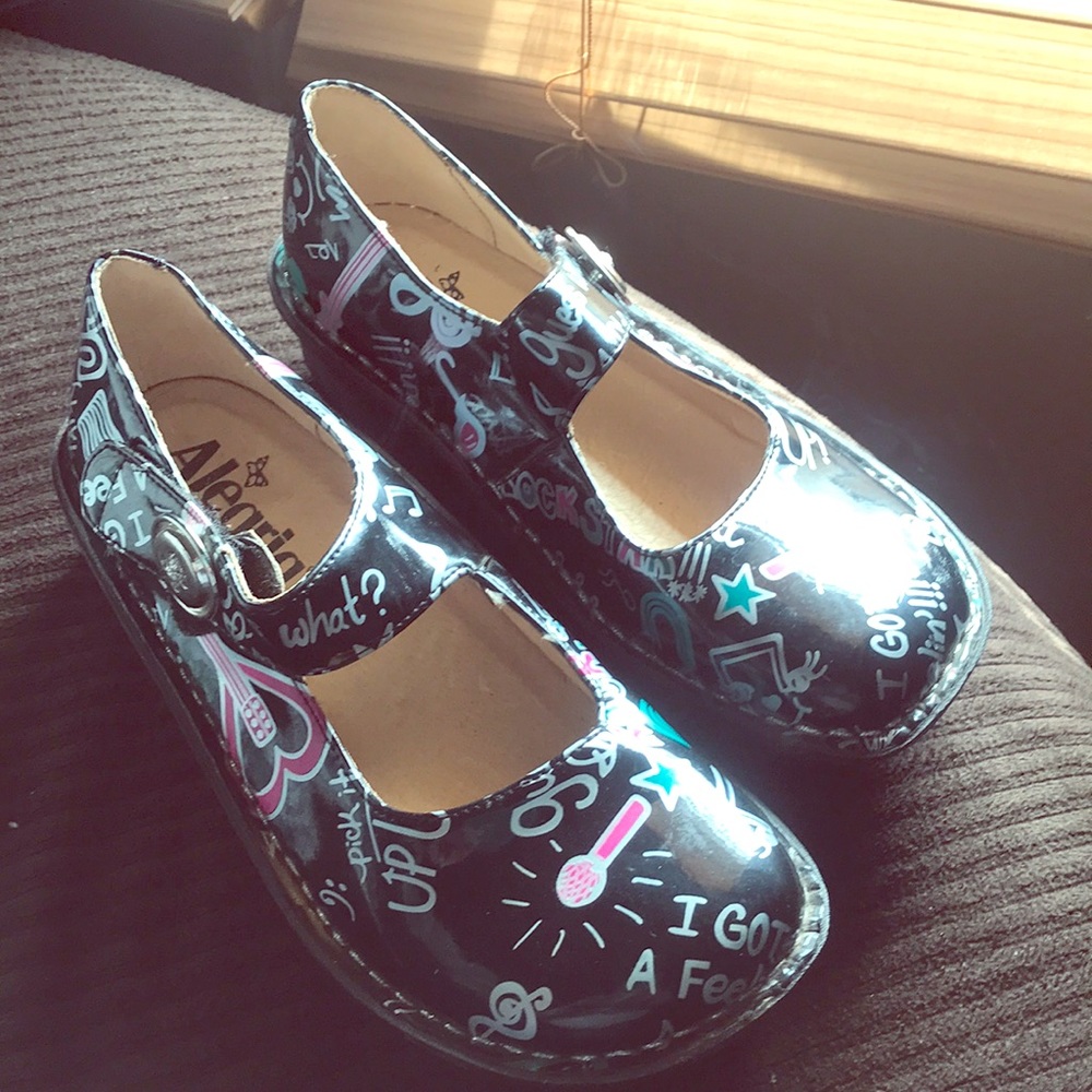 NWOT Algeria by PG Lite Rock Star kid shoes size 4